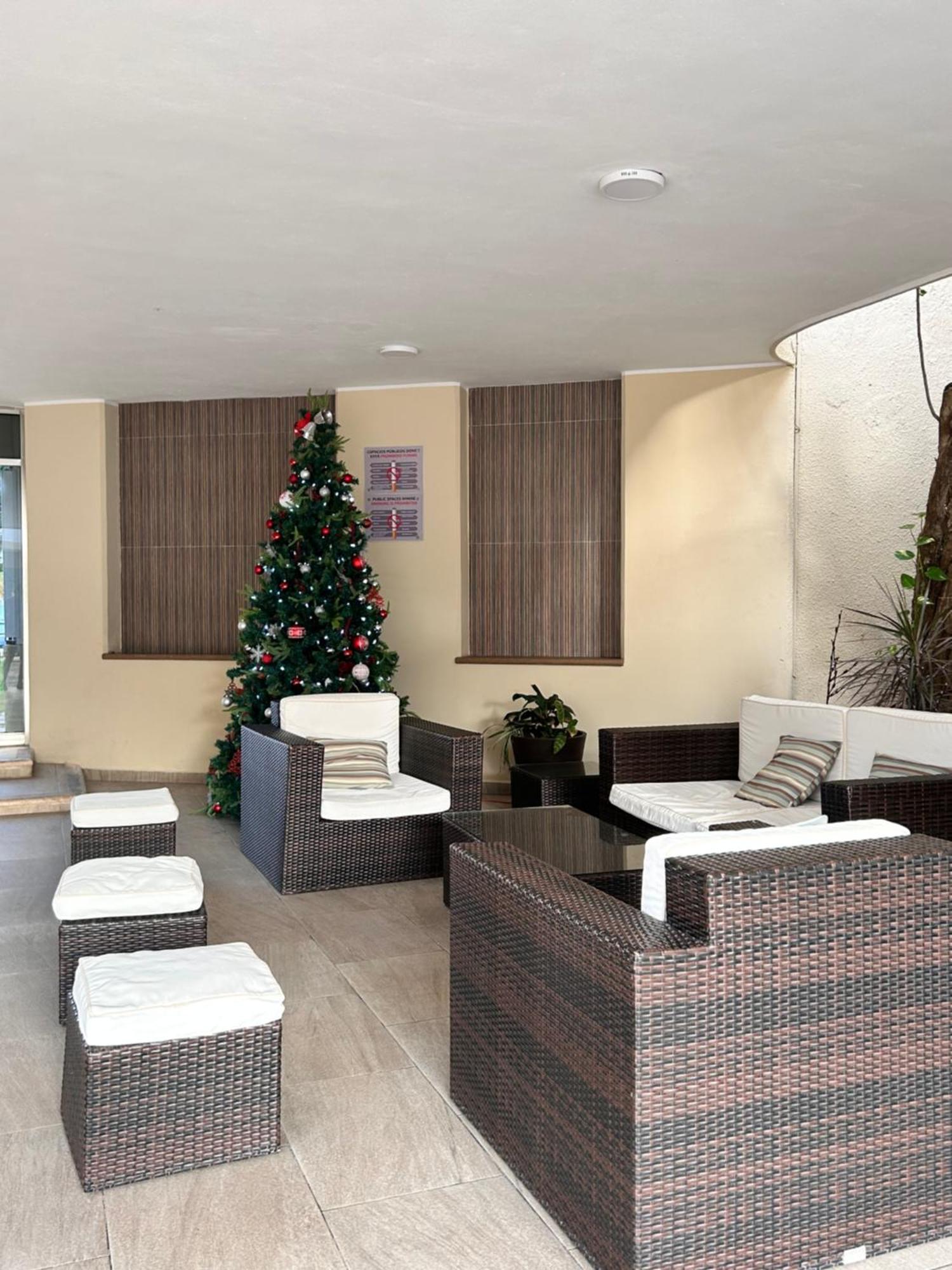 Front Beach Private Room With Shared Bathroom Cancun Exterior photo